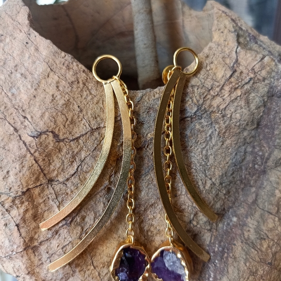 Very beautiful hanging chain handmade gold platted stone studded earrings - Picture 8 of 9